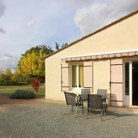 Casa de Férias Lussac, 3 Pieces, 4 Personnes - Fr-1-440-176 Lussac (Gironde)